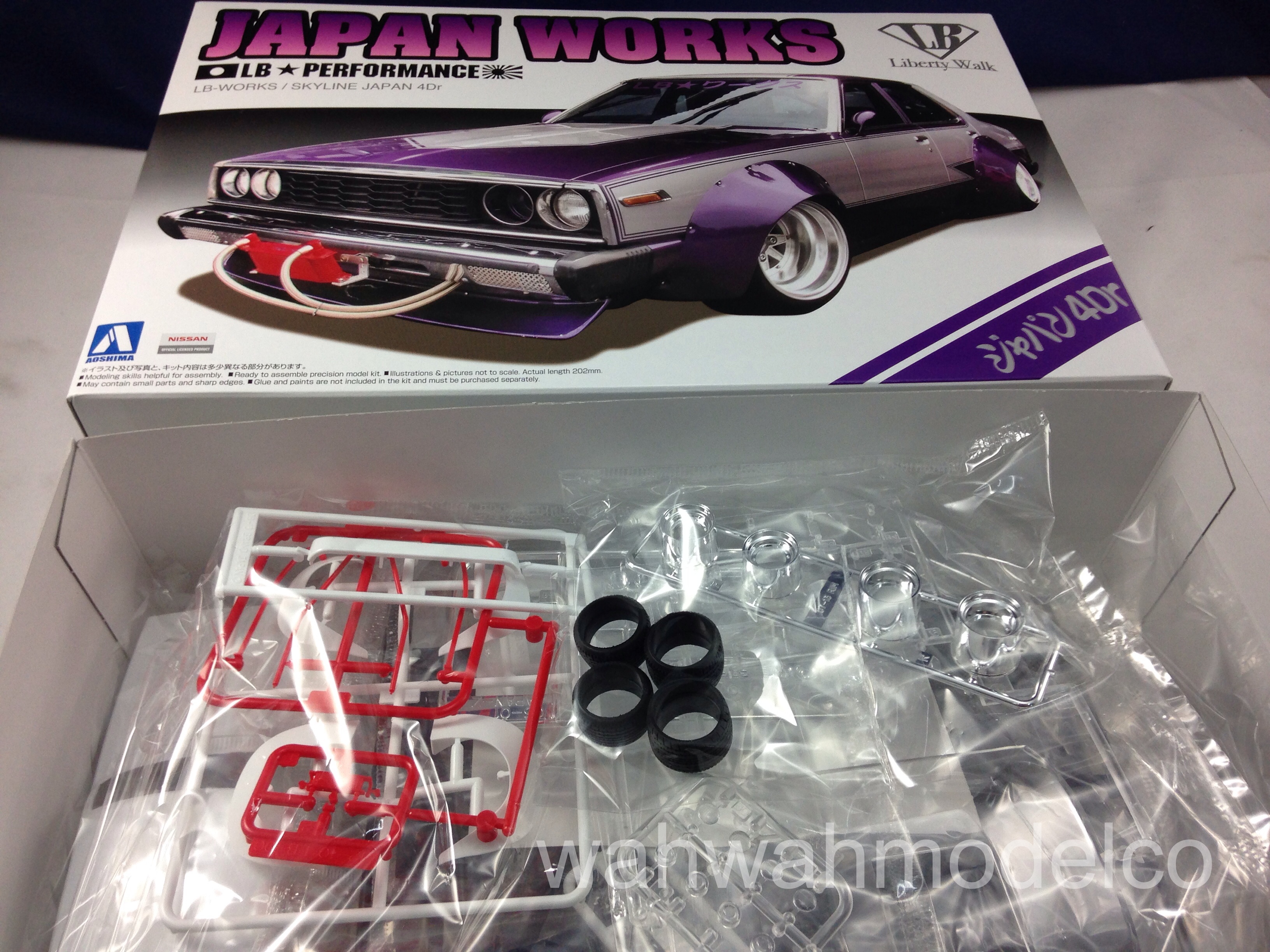 Aoshima 09802 LB-Works Nissan Skyline Japan Works 4Dr 1/24 scale kit