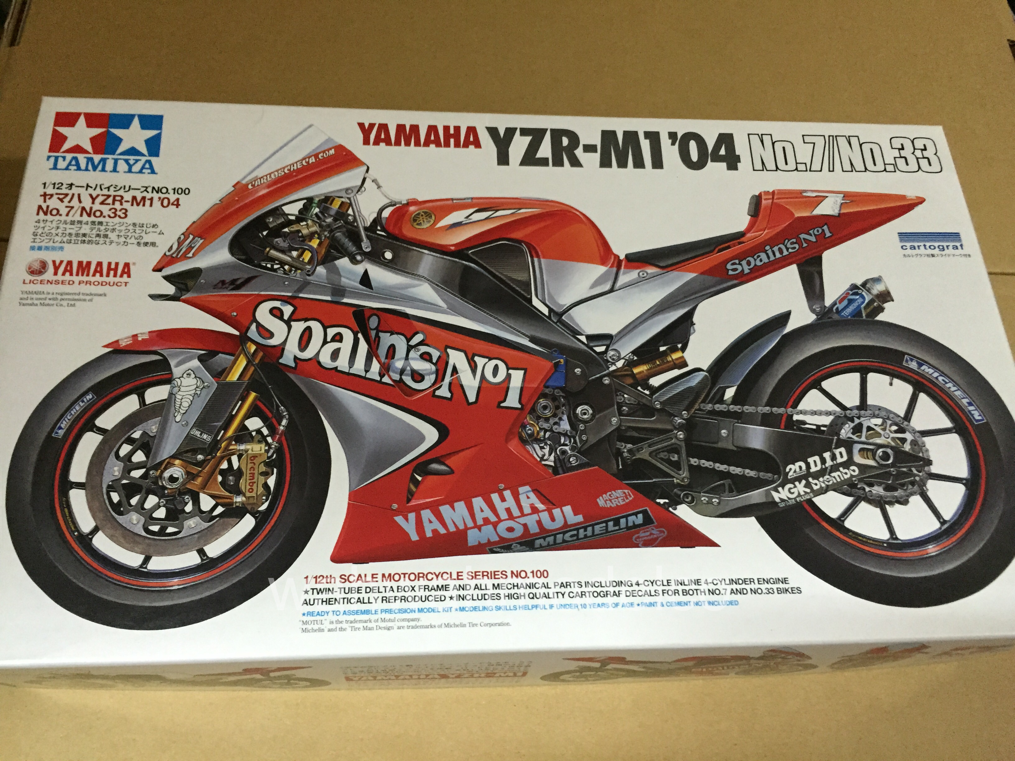 Tamiya 14100 1/12 Yamaha YZR-M1’04 No.7/No.33