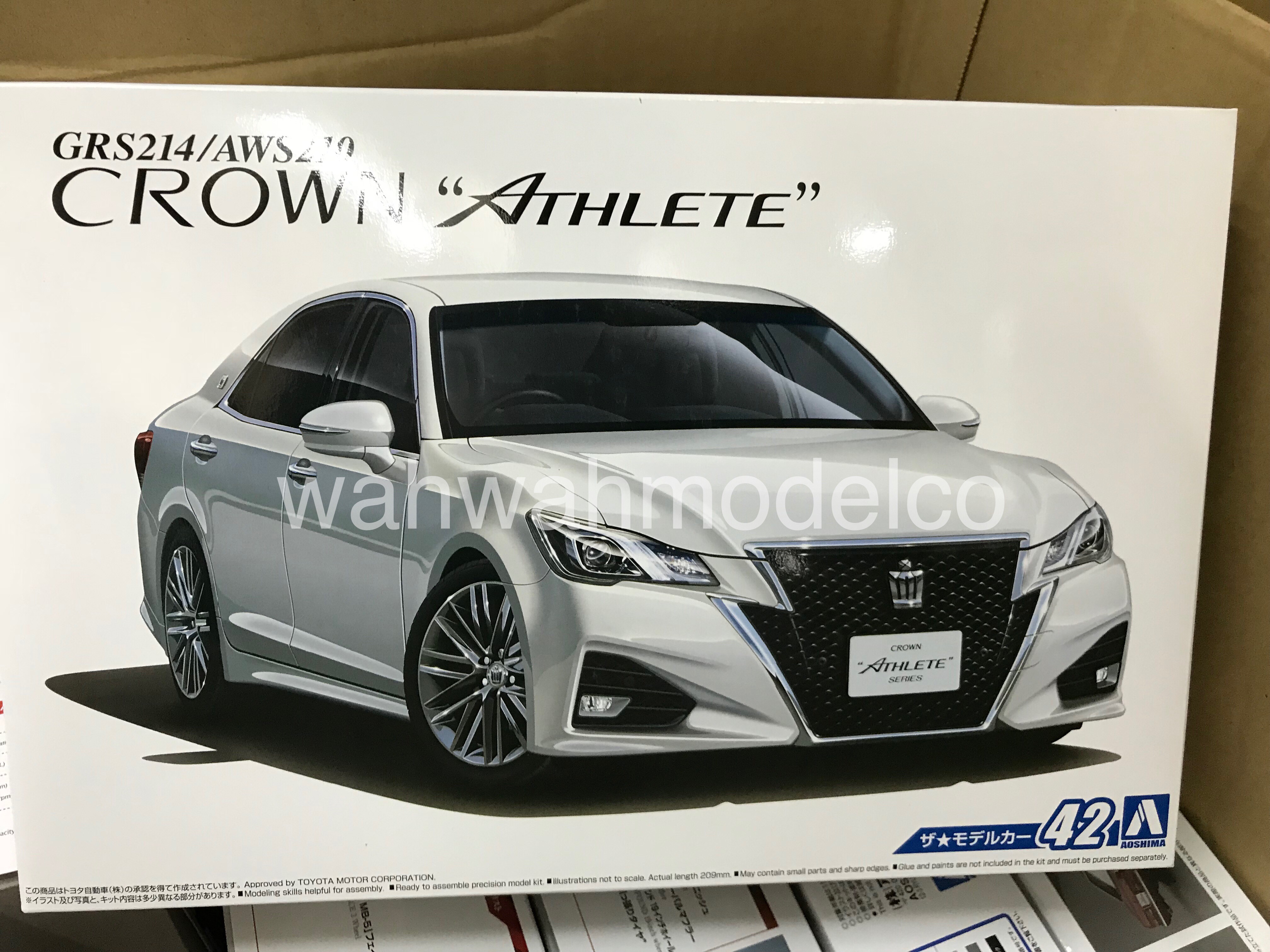 Aoshima 50811 The Model Car 42 Toyota GRS214/AWS210 Crown Athlete